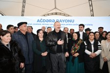 President Ilham Aliyev meets with residents of villages Asaghi Oratagh, Chilidran, Heyvali, and Chapar in Aghdara district (PHOTO)