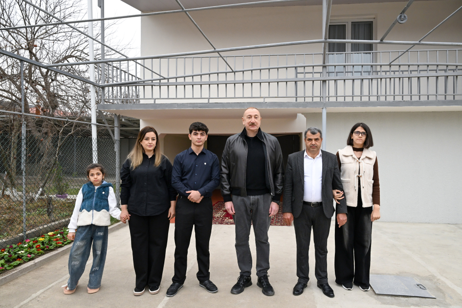 President Ilham Aliyev familiarizes himself with reconstruction work in Ashaghi Oratagh village, Aghdara district (PHOTO)