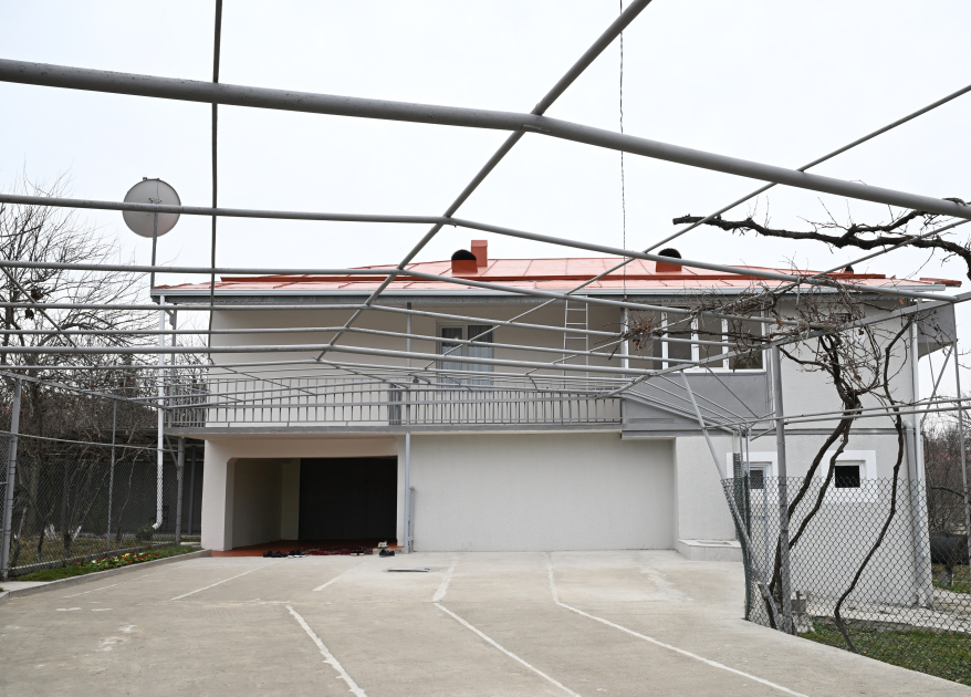 President Ilham Aliyev familiarizes himself with reconstruction work in Ashaghi Oratagh village, Aghdara district (PHOTO)