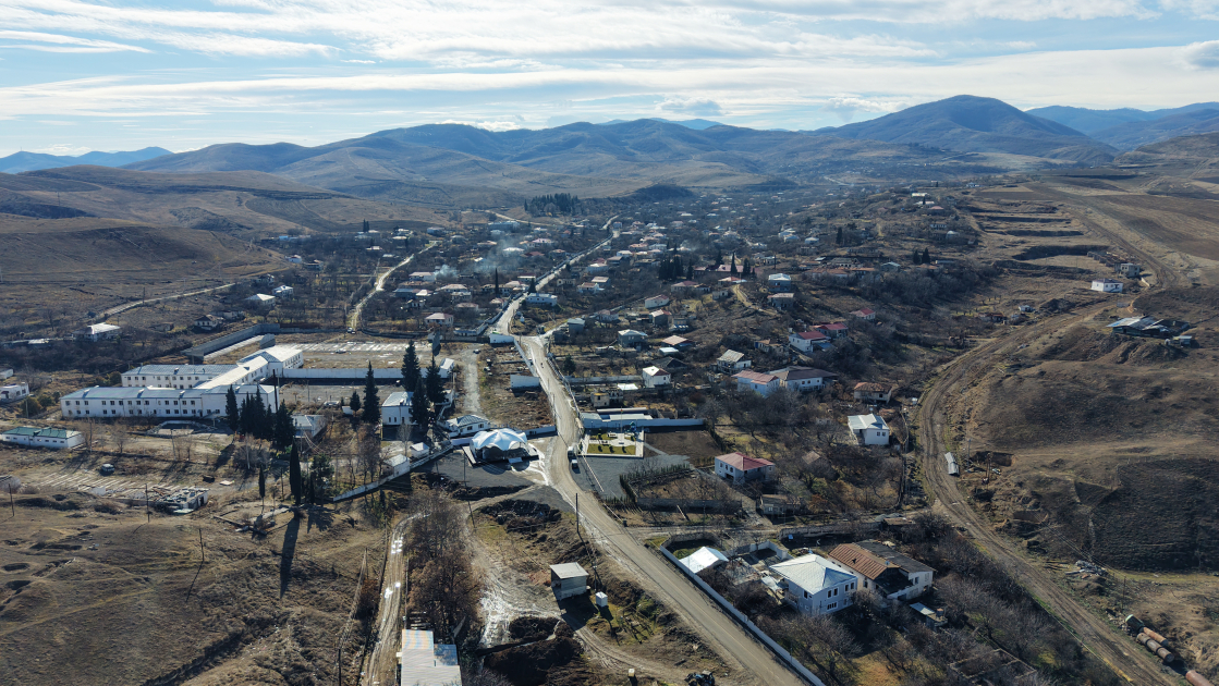 President Ilham Aliyev familiarizes himself with reconstruction work in Ashaghi Oratagh village, Aghdara district (PHOTO)