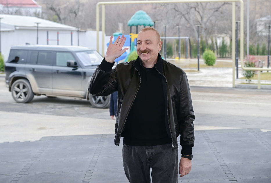 President Ilham Aliyev meets with residents of villages Asaghi Oratagh, Chilidran, Heyvali, and Chapar in Aghdara district (PHOTO)
