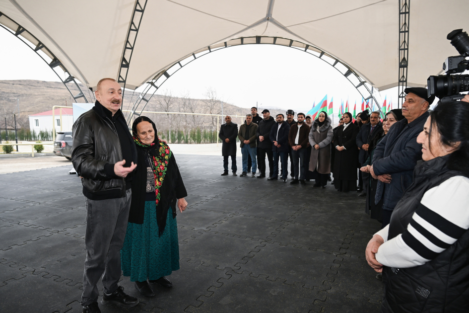 President Ilham Aliyev meets with residents of villages Asaghi Oratagh, Chilidran, Heyvali, and Chapar in Aghdara district (PHOTO)