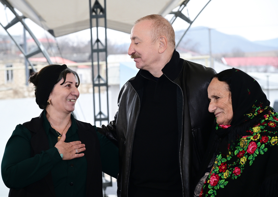 President Ilham Aliyev meets with residents of villages Asaghi Oratagh, Chilidran, Heyvali, and Chapar in Aghdara district (PHOTO)