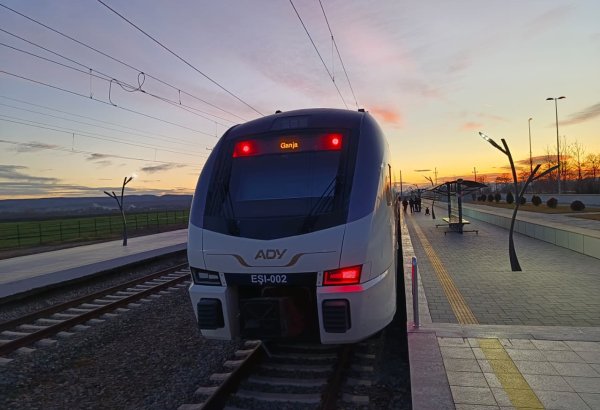Azerbaijan announces free baggage allowance on Baku-Tbilisi train