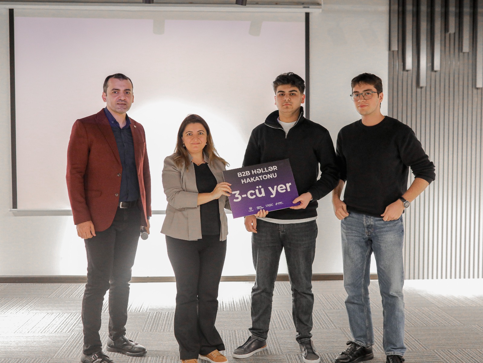 Innovation competition at UNEC: “B2B Solutions” and “Green Karabakh” Hackathons Held (PHOTO)