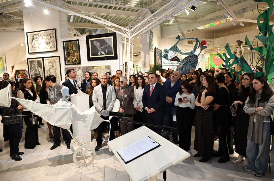 Contemporary art exhibition “Geyzer” opens at Museum of Modern Art (PHOTO)