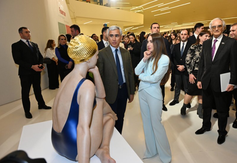 World-renowned American sculptor Carole Feuerman’s exhibition “Reborn into the Water” opens at Heydar Aliyev Center (PHOTO)