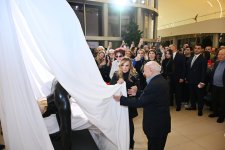 World-renowned American sculptor Carole Feuerman’s exhibition “Reborn into the Water” opens at Heydar Aliyev Center (PHOTO)