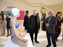 World-renowned American sculptor Carole Feuerman’s exhibition “Reborn into the Water” opens at Heydar Aliyev Center (PHOTO)