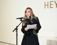 World-renowned American sculptor Carole Feuerman’s exhibition “Reborn into the Water” opens at Heydar Aliyev Center (PHOTO)