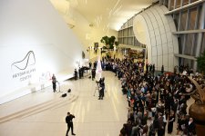 World-renowned American sculptor Carole Feuerman’s exhibition “Reborn into the Water” opens at Heydar Aliyev Center (PHOTO)