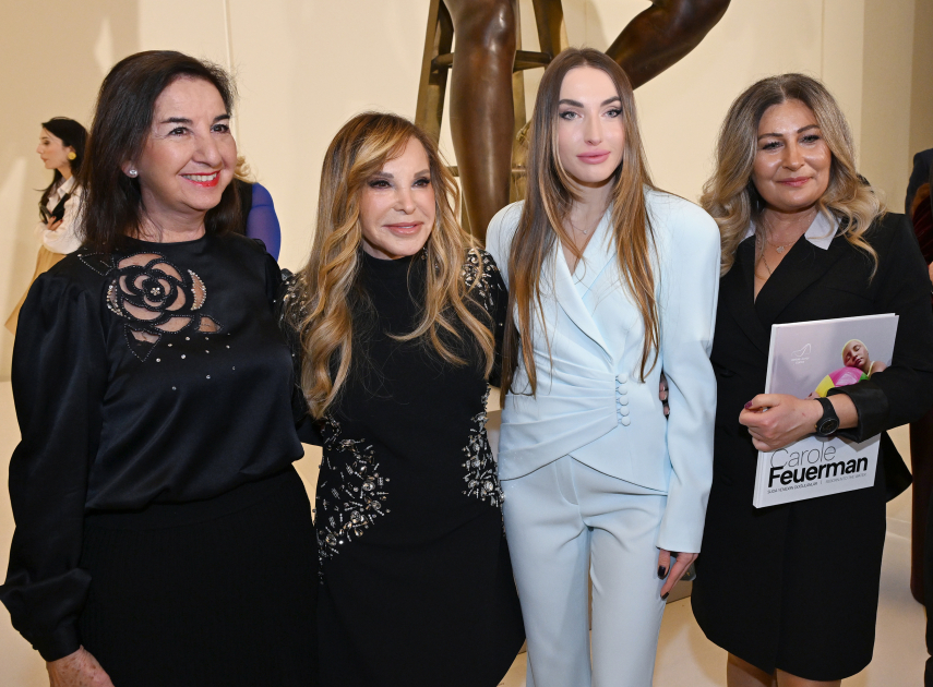 World-renowned American sculptor Carole Feuerman’s exhibition “Reborn into the Water” opens at Heydar Aliyev Center (PHOTO)