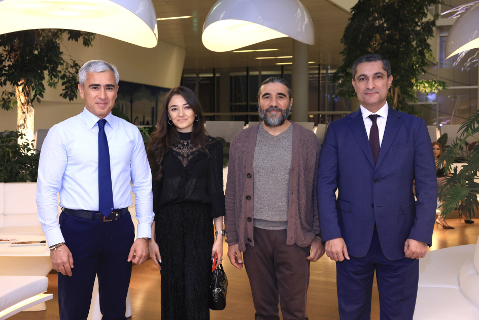 World-renowned American sculptor Carole Feuerman’s exhibition “Reborn into the Water” opens at Heydar Aliyev Center (PHOTO)