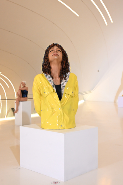 World-renowned American sculptor Carole Feuerman’s exhibition “Reborn into the Water” opens at Heydar Aliyev Center (PHOTO)