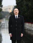President Ilham Aliyev paid tribute to 20 January martyrs (PHOTO)