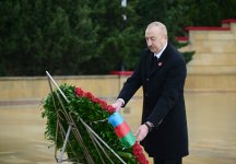 President Ilham Aliyev paid tribute to 20 January martyrs (PHOTO)