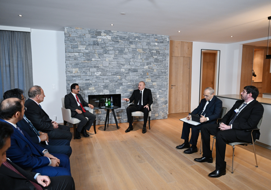 President Ilham Aliyev meets with Group Chairman and CEO of DP World in Davos (PHOTO/VIDEO)