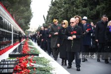 Diplomatic corps reps pay tribute to martyrs in Azerbaijan's Baku (PHOTO)