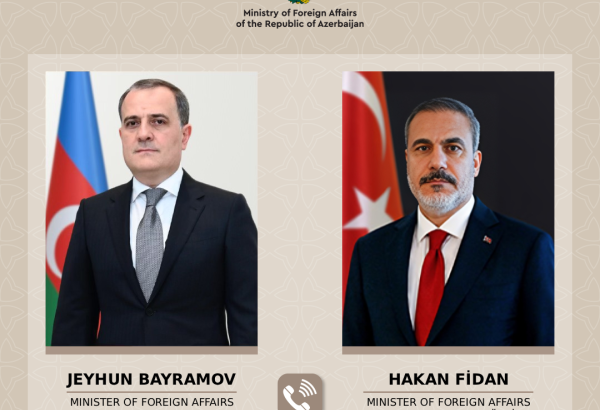 Azerbaijani, Turkish FMs confer on normalization process with Armenia