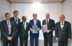 President Ilham Aliyev meets with CEO of BlackRock, and Founding Partner, Chairman and CEO of Global Infrastructure Partners in Davos (PHOTO)