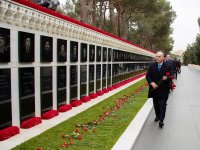 Azerbaijani State Security Service officials pay tribute at Alley of Martyrs (PHOTO/VIDEO)
