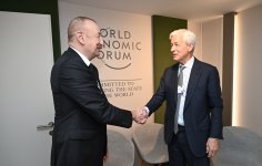 President Ilham Aliyev meets with Chairman and Chief Executive Officer of JPMorgan in Davos (PHOTO)