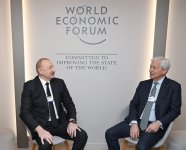 President Ilham Aliyev meets with Chairman and Chief Executive Officer of JPMorgan in Davos (PHOTO)