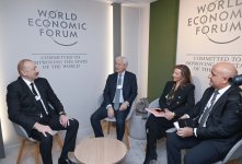 President Ilham Aliyev meets with Chairman and Chief Executive Officer of JPMorgan in Davos (PHOTO)