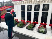 Azerbaijani people honor memory of victims of 20 January tragedy (PHOTO)