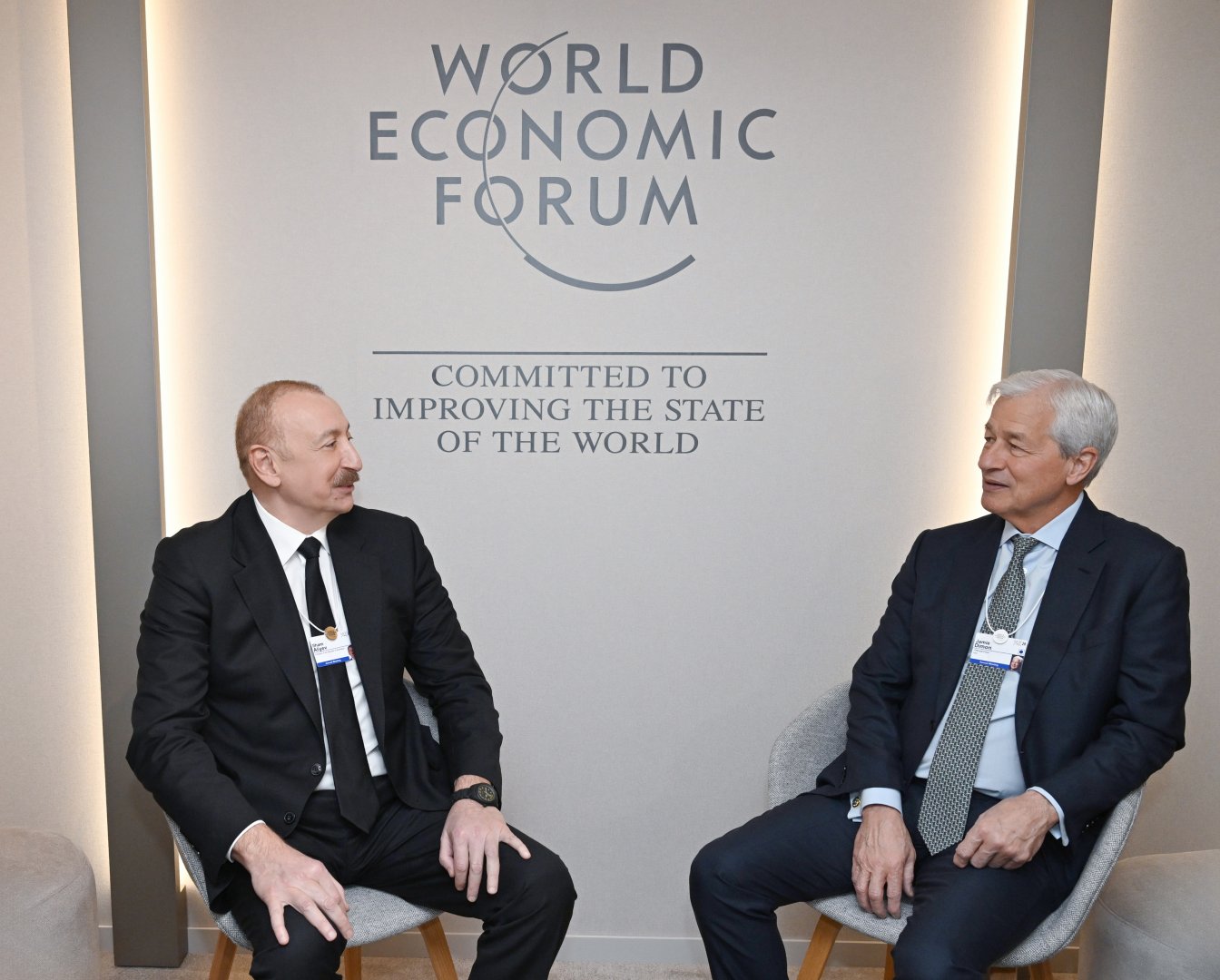 President Ilham Aliyev meets with Chairman and Chief Executive Officer of JPMorgan in Davos (PHOTO)
