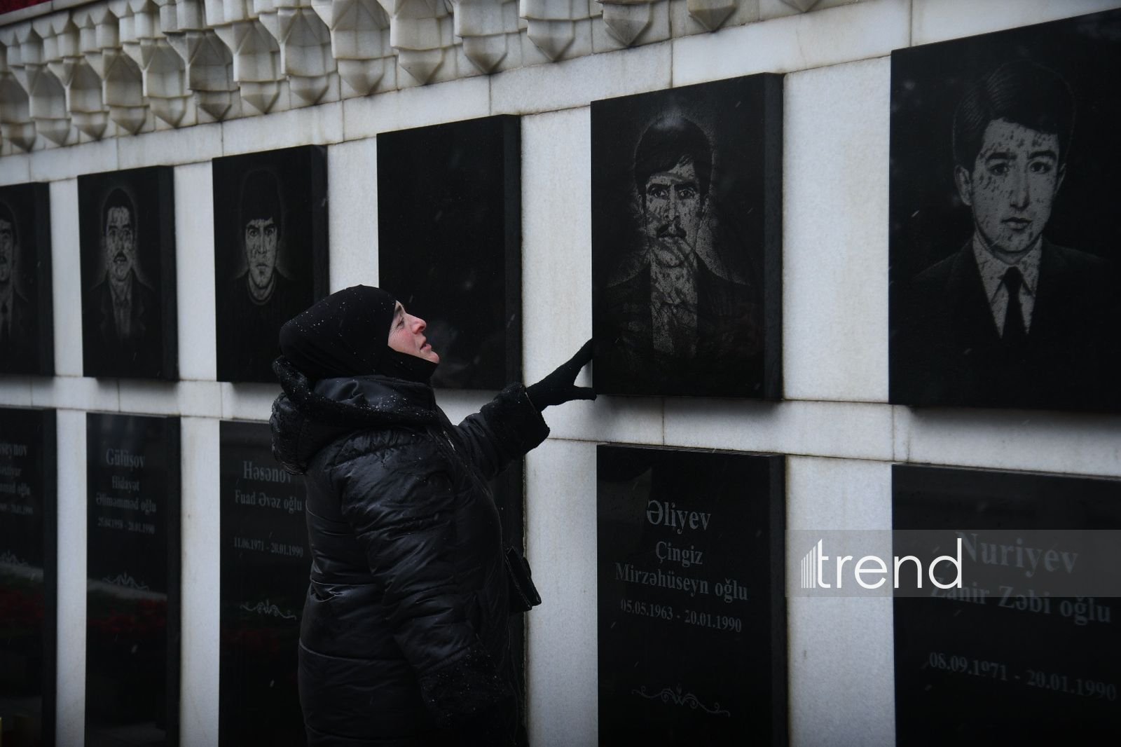 Azerbaijani people honor memory of victims of 20 January tragedy (PHOTO)