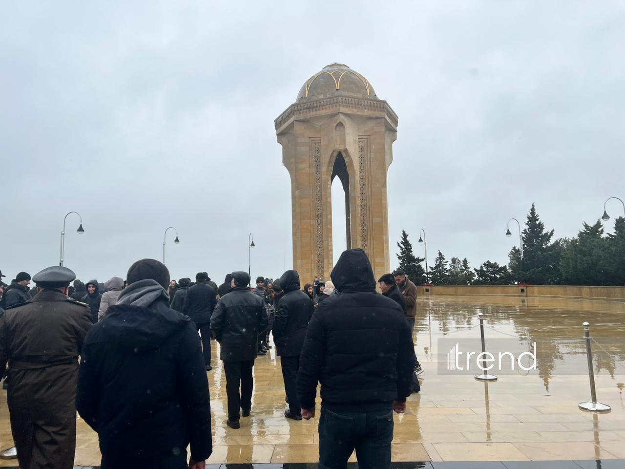 Azerbaijani people honor memory of victims of 20 January tragedy (PHOTO)