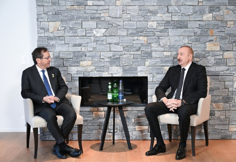 President Ilham Aliyev meets with President of State of Israel in Davos (PHOTO)