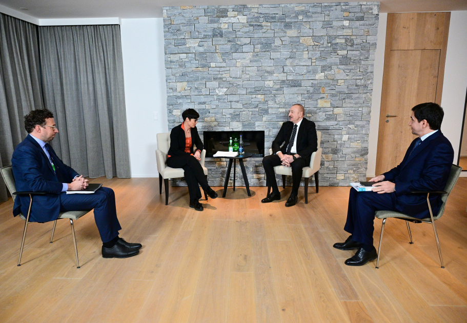President Ilham Aliyev meets with European Commissioner for Enlargement Marta Kos in Davos (PHOTO/VIDEO)