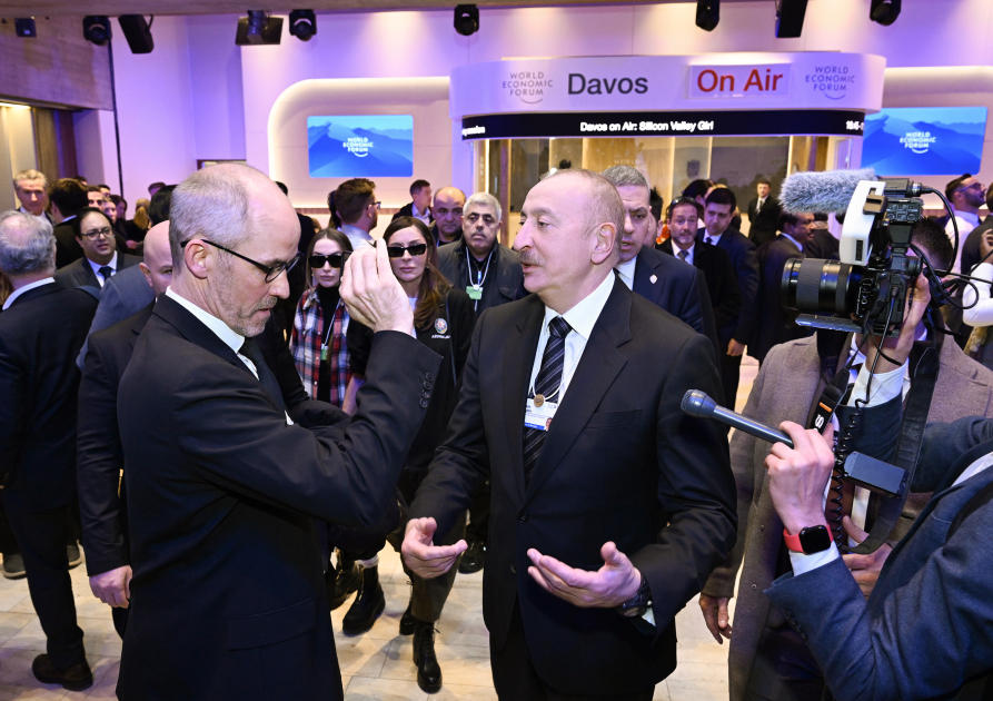 President Ilham Aliyev participates in panel session as part of World Economic Forum (PHOTO/VIDEO)
