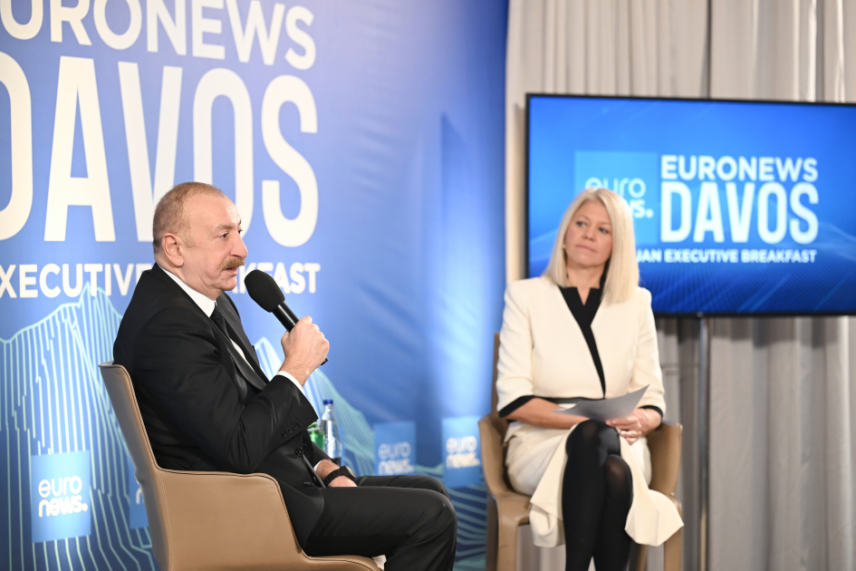 President Ilham Aliyev attends “Azerbaijan Executive Breakfast” event in Davos (PHOTO)