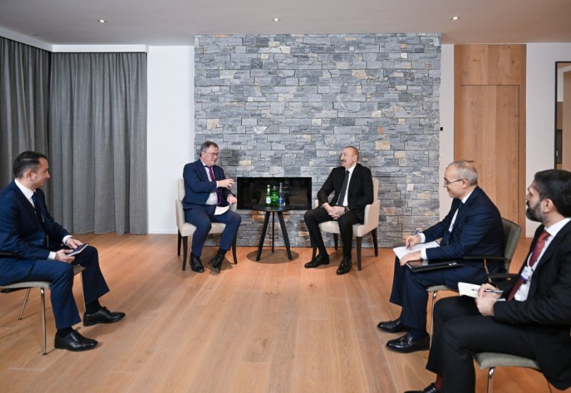 President Ilham Aliyev meets with Chief Executive Officer of Vitol in Davos (PHOTO)