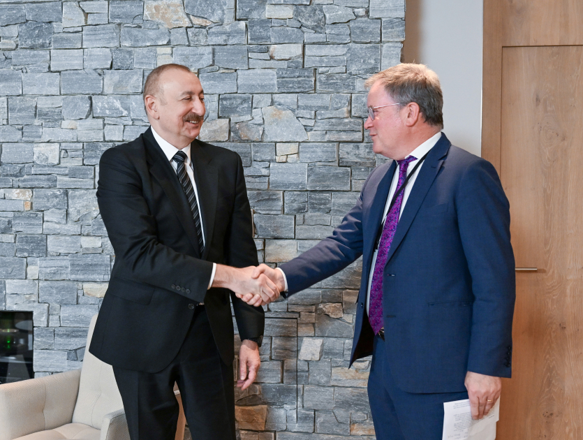 President Ilham Aliyev meets with Chief Executive Officer of Vitol in Davos (PHOTO)