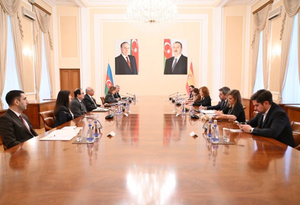 Azerbaijani PM discusses co-op opportunities with Speaker of Congress of Deputies of Spain (PHOTO)