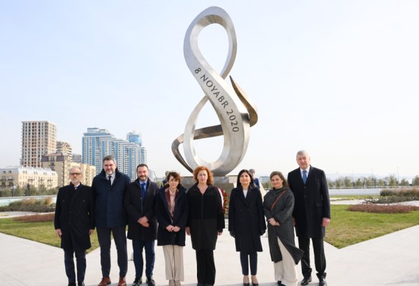 Speaker of Spanish Congress of Deputies visits Victory Park in Azerbaijan's Baku (PHOTO)