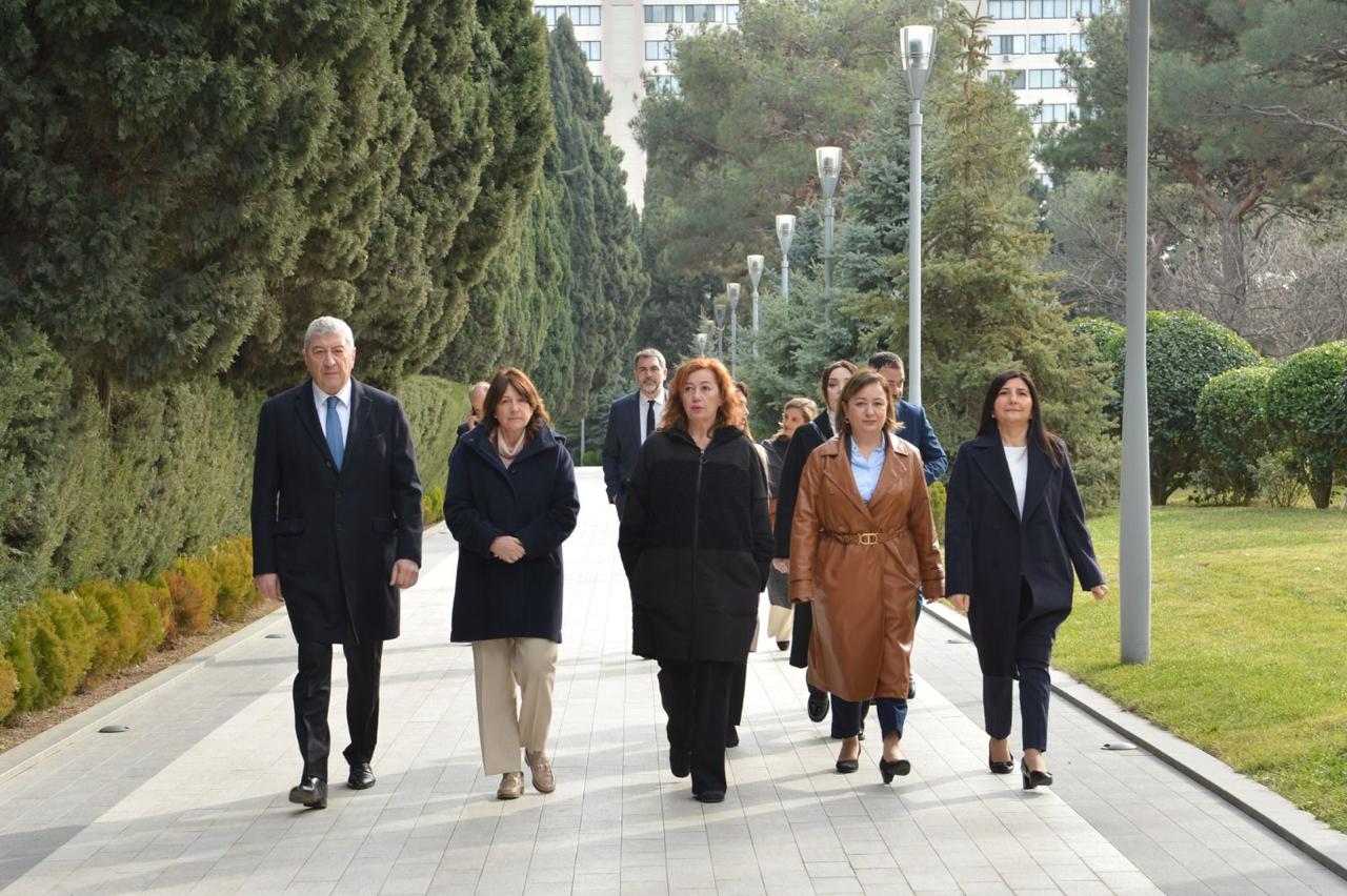 Speaker of Spanish Congress of Deputies visits Victory Park in Azerbaijan's Baku (PHOTO)
