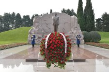 Speaker of Spanish Congress of Deputies visits Victory Park in Azerbaijan's Baku (PHOTO)