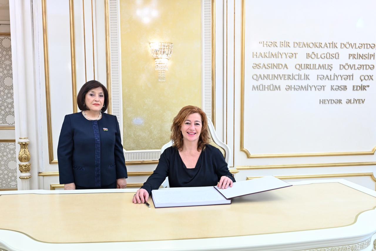 Azerbaijani Parliament Speaker meets with Speaker of Spanish Congress of Deputies (PHOTO)