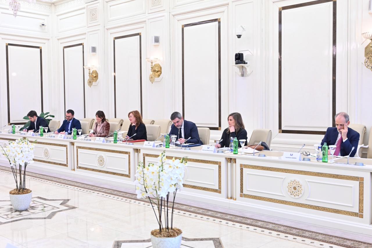 Azerbaijani Parliament Speaker meets with Speaker of Spanish Congress of Deputies (PHOTO)