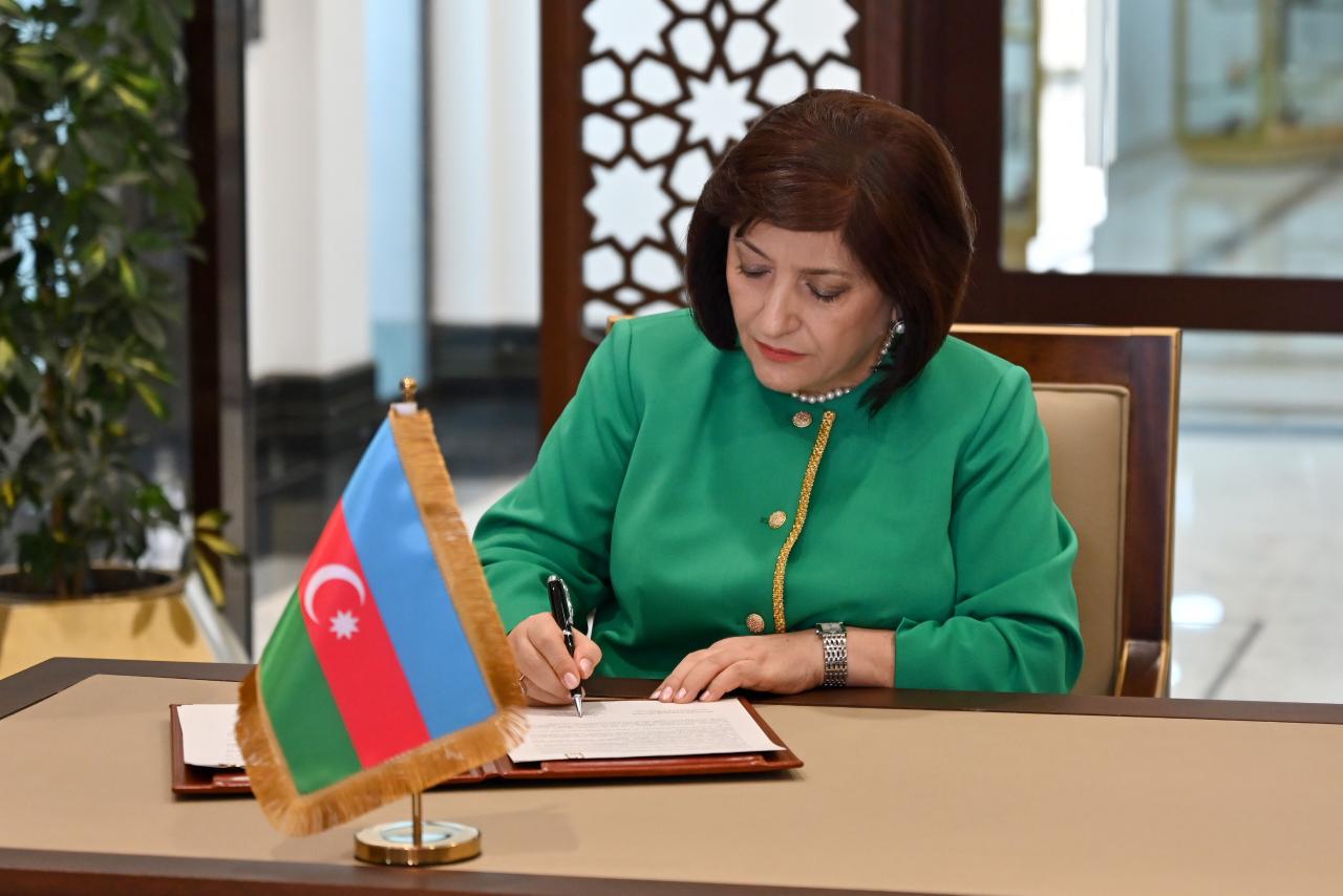 Azerbaijani Parliament, Council of Representatives of Kingdom of Bahrain sign Memorandum of Understanding (PHOTO)