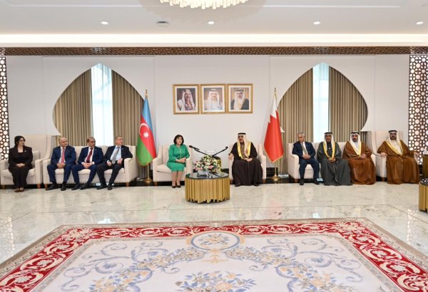 Speaker of Azerbaijani Parliament meets with Chairman of Bahrain’s Council of Representatives (PHOTO)