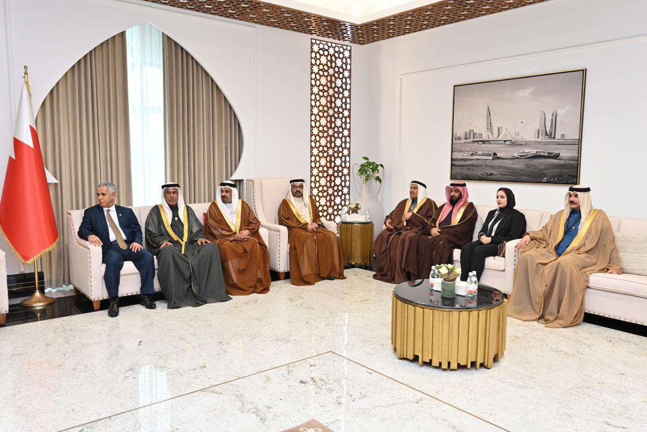 Speaker of Azerbaijani Parliament meets with Chairman of Bahrain’s Council of Representatives (PHOTO)