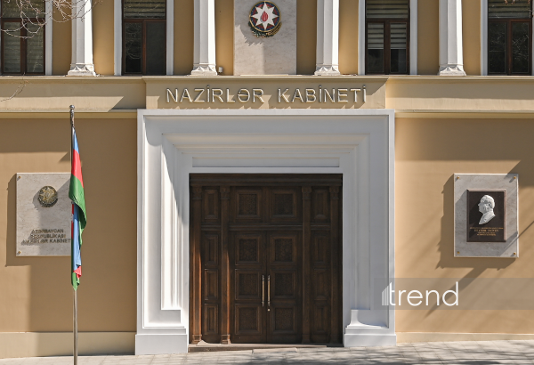 Azerbaijan announces full suspension of truck traffic on state border with Iran