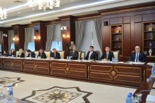 Azerbaijan’s Parliamentary Committee reviews new law on children’s rights (PHOTO)