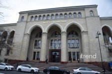 Gazing at Baku from National Library facade — stone gallery of great names (PHOTO)